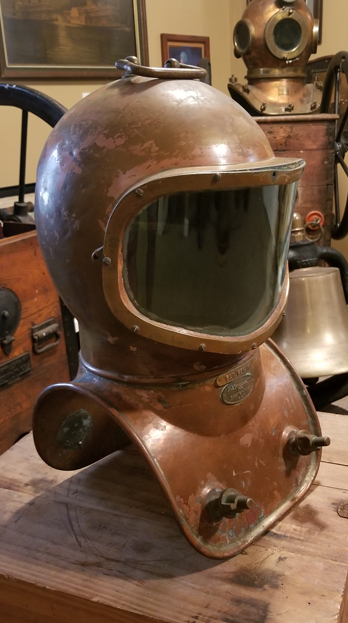 Diving Helmet